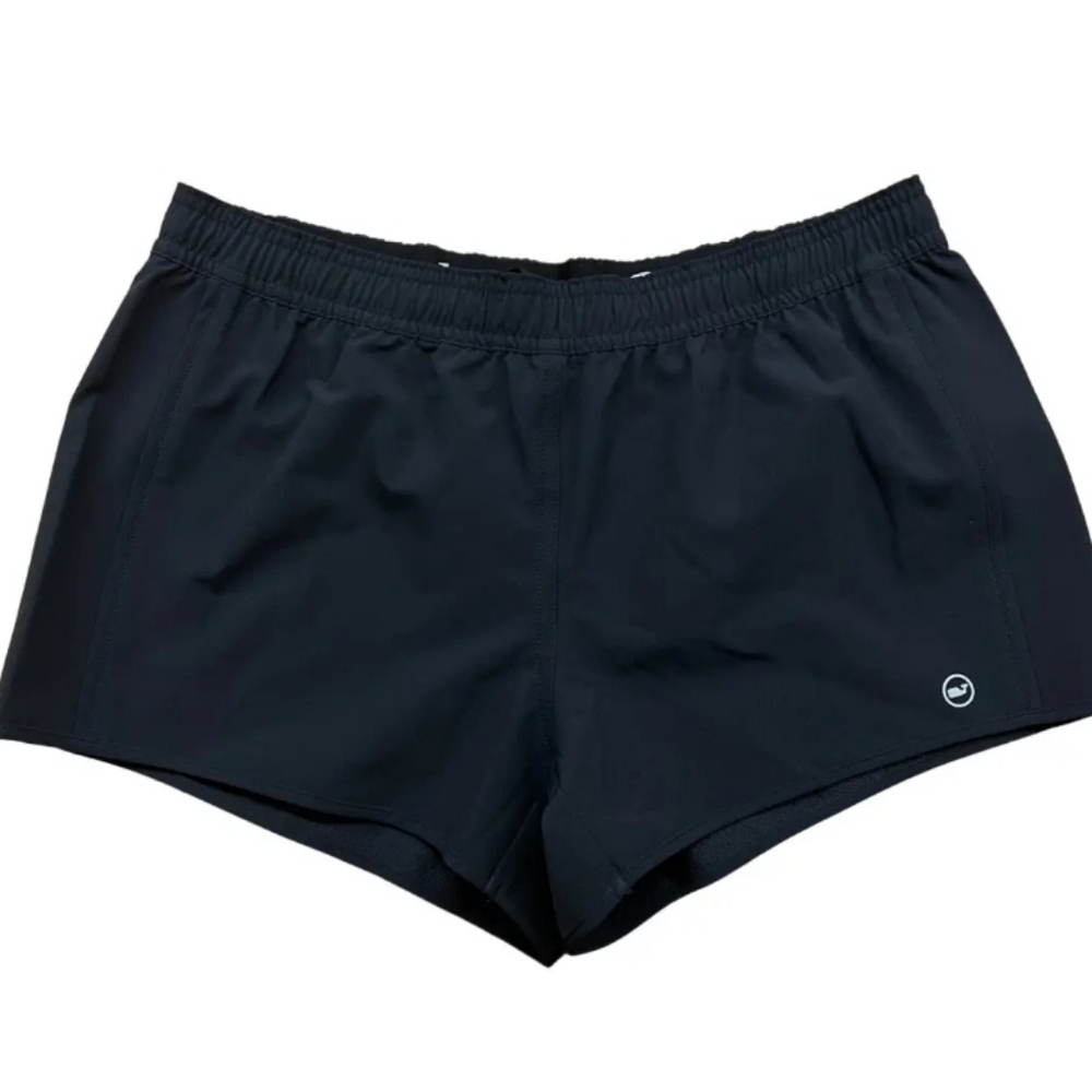 Vineyard Vines Performance Shorts in Black